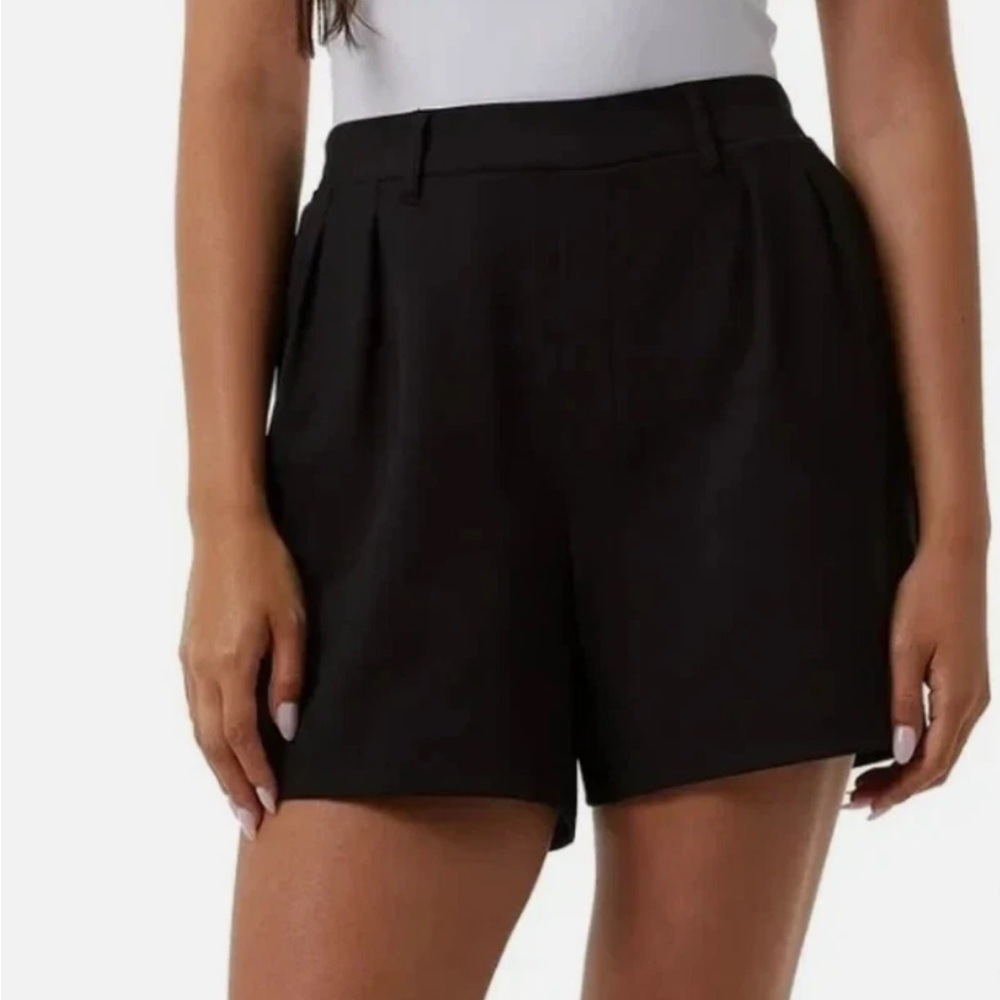 32 Degrees Women's Black lightweight Shorts